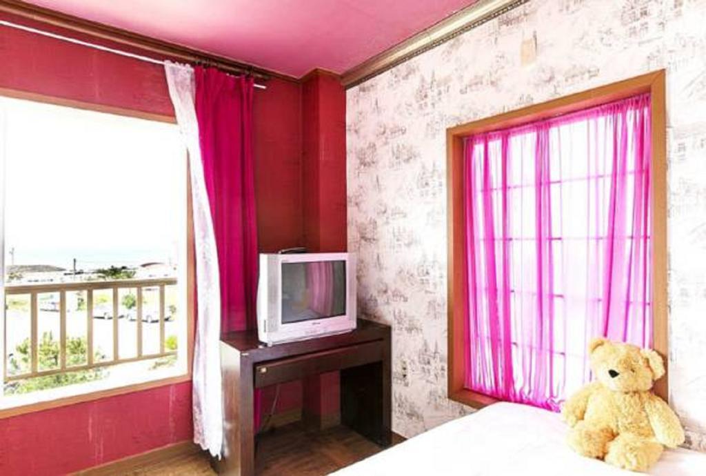 Dg Beach Pension Чеджу Стая снимка